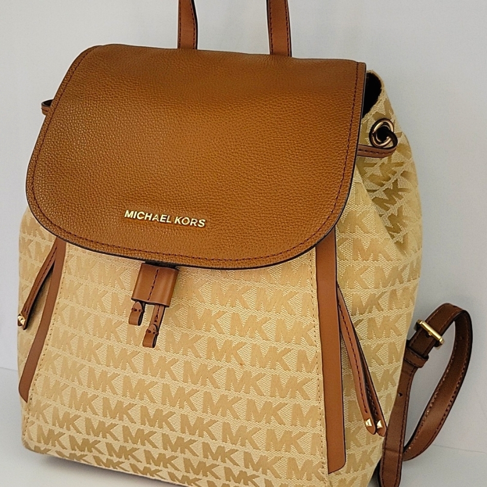 Michael Kors Evie Backpack Purse Tan & Light Brown